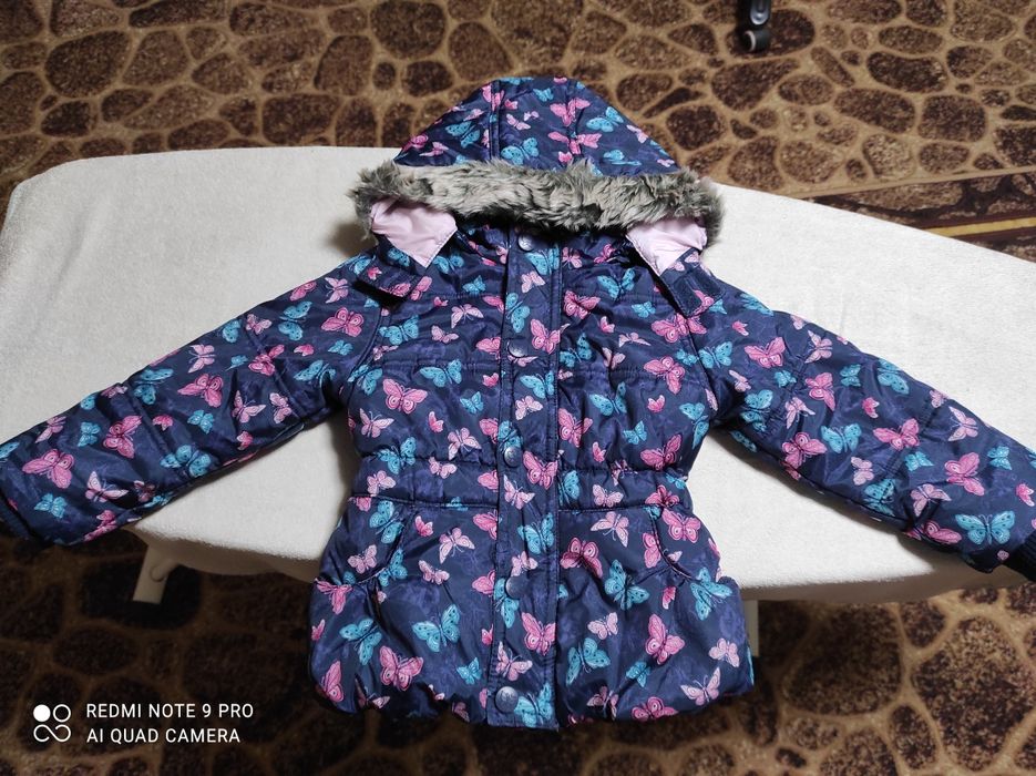 Дитяча осіння куртка на 92 р.