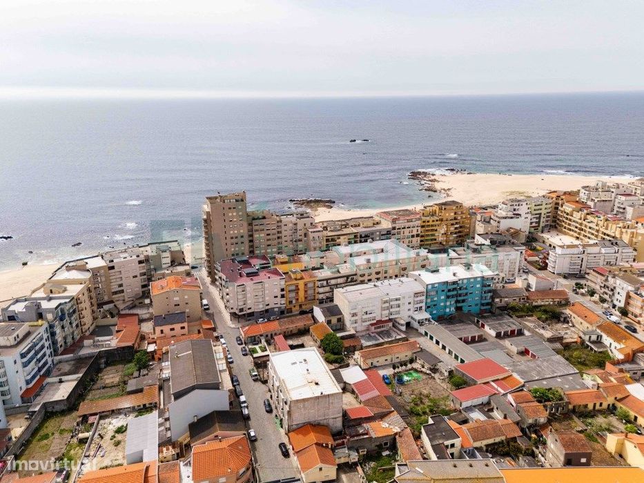 Apartamento T1 em Aver-O-Mar - 2ª Linha de Praia