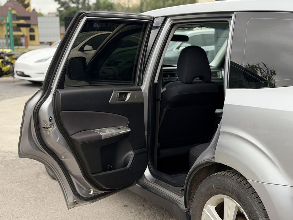 SUBARU FORESTER 2010 року, 2.0 дизель, механіка, повний привід.
