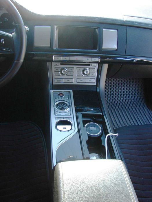 Jaguar XF 3.0 bi-turbo DIESEL 2012 год (Европа, МАКСИМАЛЬНЫЙ)