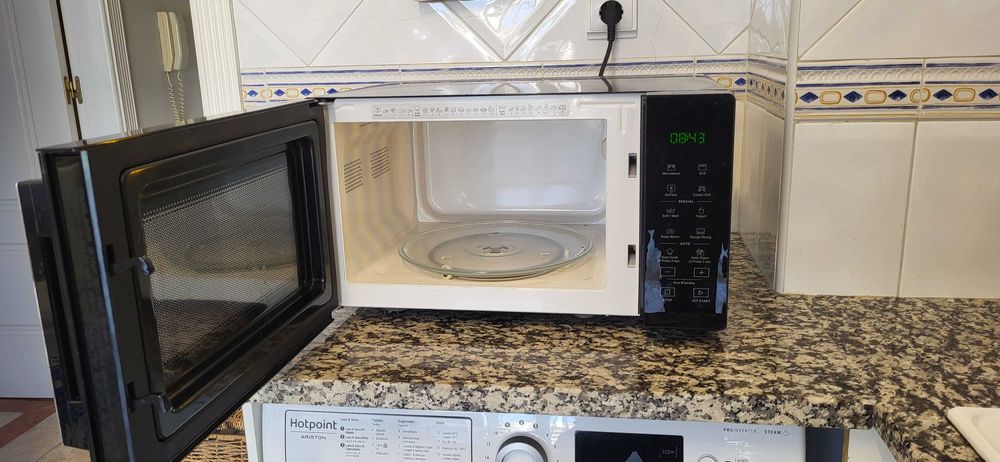 Micro-ondas Whirlpool 25L- Preto