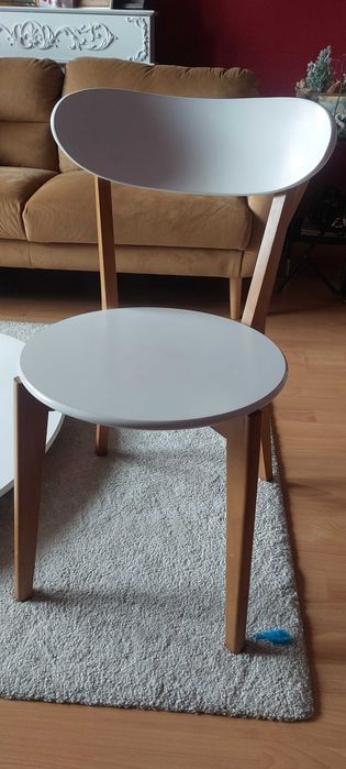 Sprzedam biały stół plus krzesło Jysk/Jegind