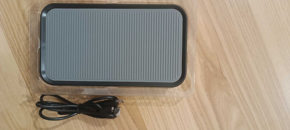 Wireless fast charger qoltec 3.0 for mobile phones