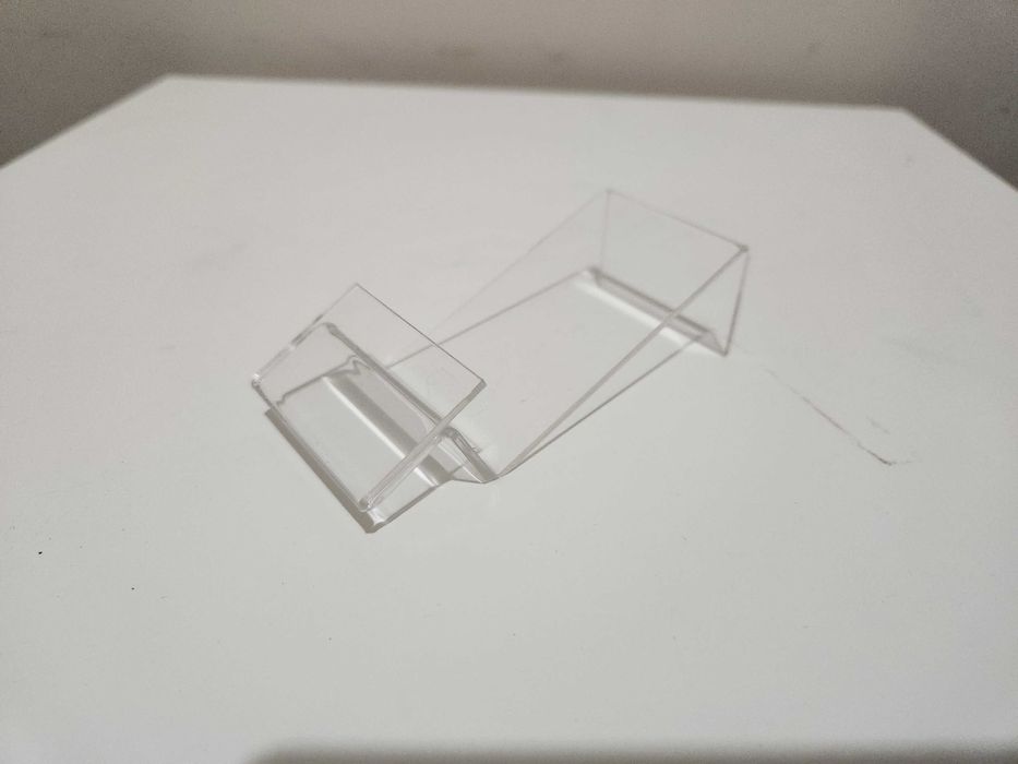 Przezroczyste podstawki pod telefon plexi leżące ( 234 sztuki )