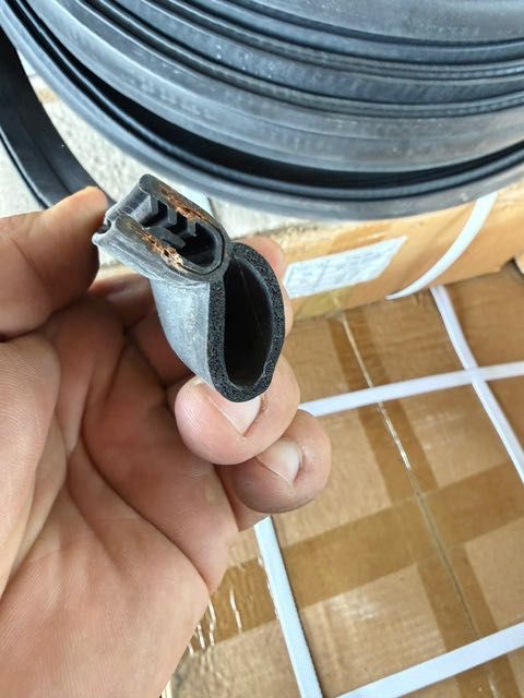 USZCZELKA KLAPOWA do maszyn rolniczych i budowlanych 50 mb