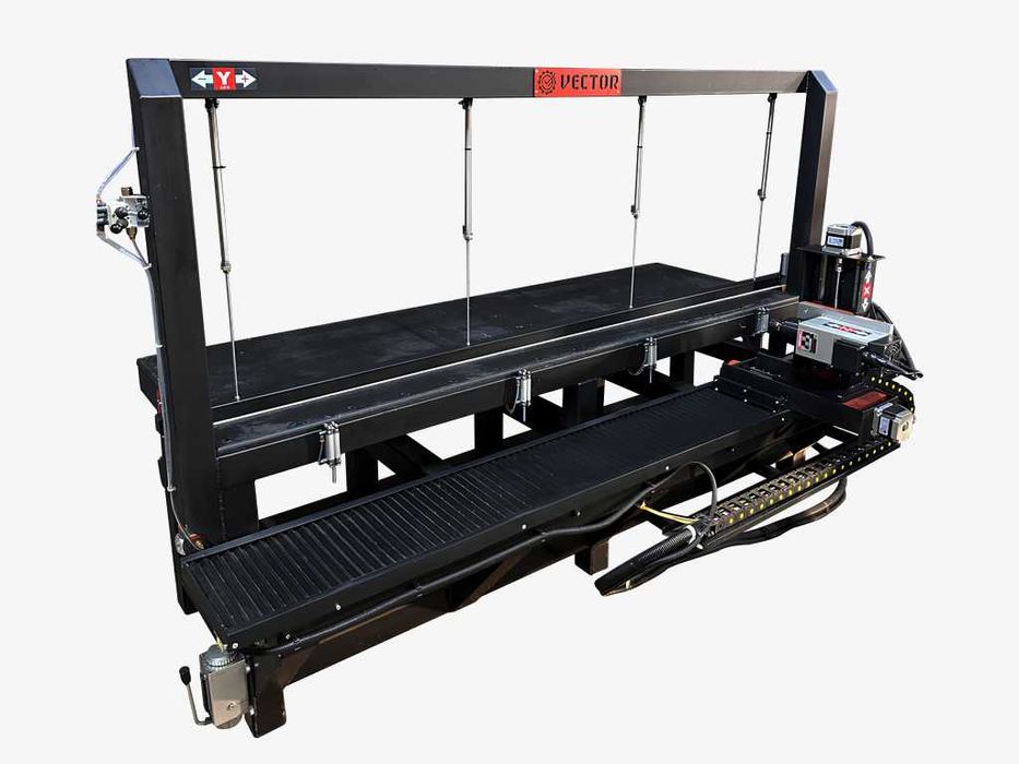 Фрезерний верстат з ЧПК для обробки дверного полотна Vector 2005F.DOOR