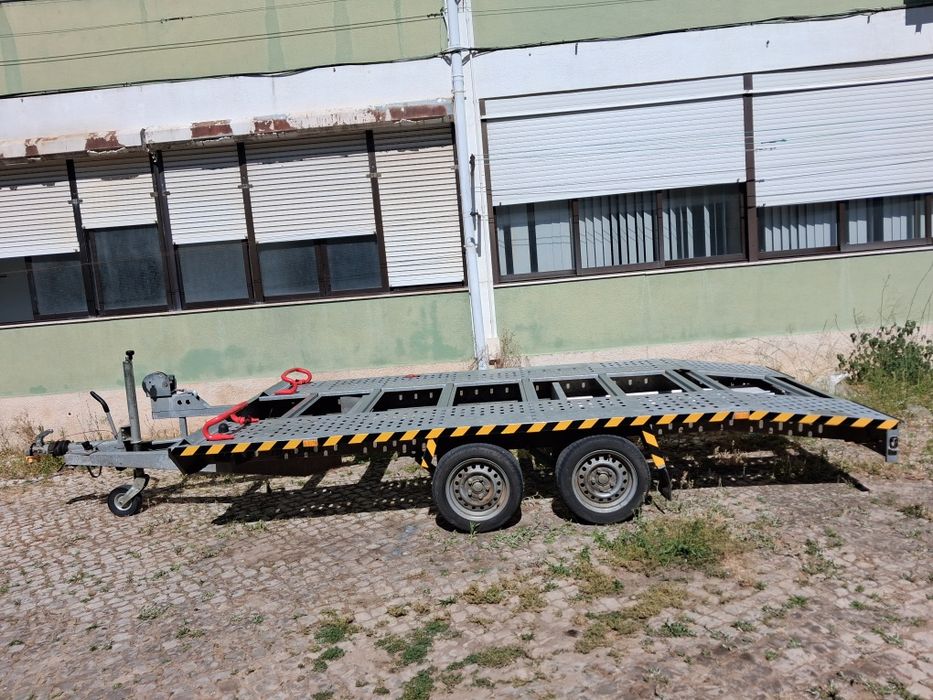 Aluga-se 100 €ao dia porta-carros