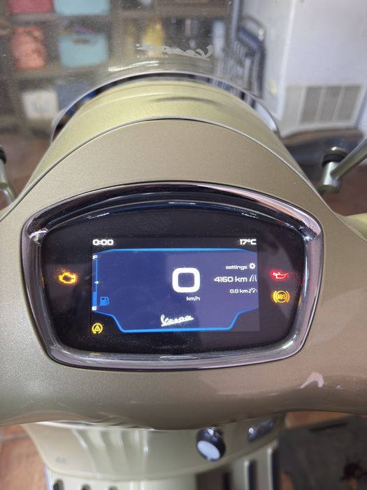VESPA Gts 125 (75th aniversario)