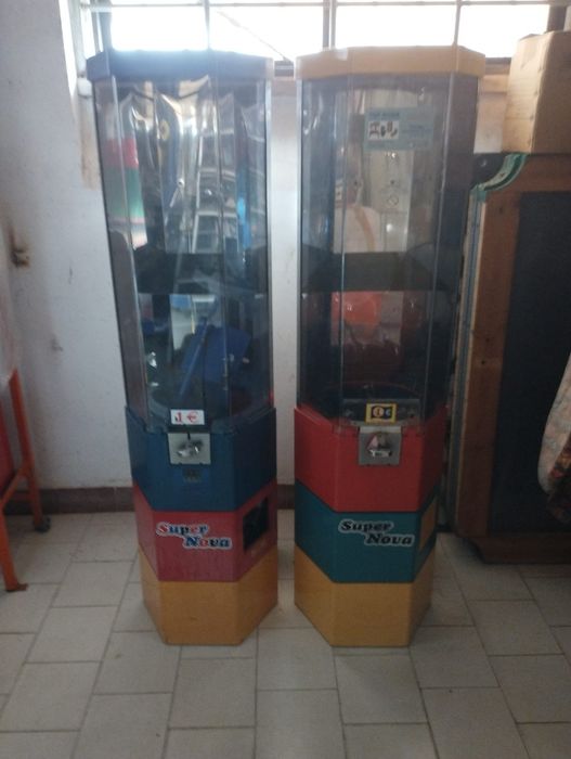Maquina expositora de bolas