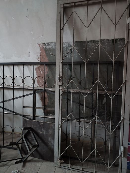 Двері металеві решітка