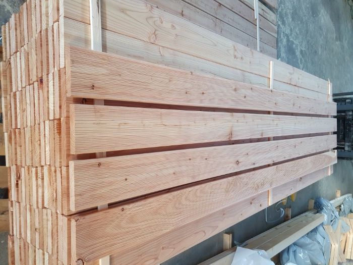Deska tarasowa modrzew europejski | 28x140mm AB | ryflowany gładki