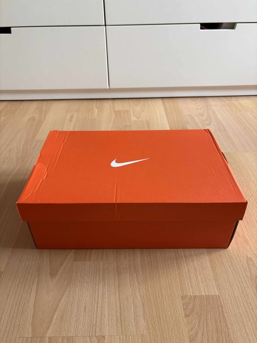 Nike Structure 25