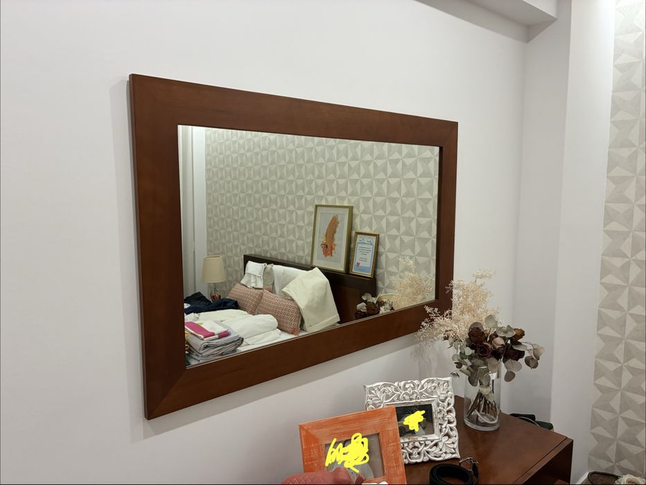 Espelho com moldura em cedro - 120X65