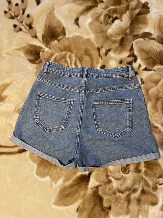 Джинсовые шорты