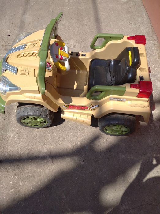 Продам дитячу  електро машинку Jeep