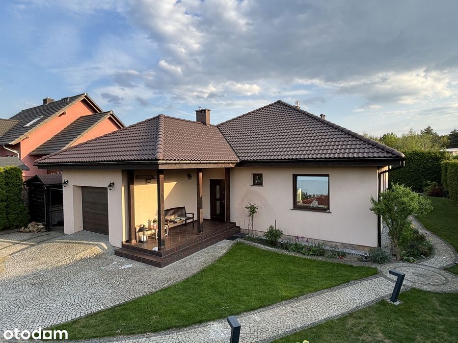 Nowoczesny, w pełni urządzony dom parterowy 134 m²