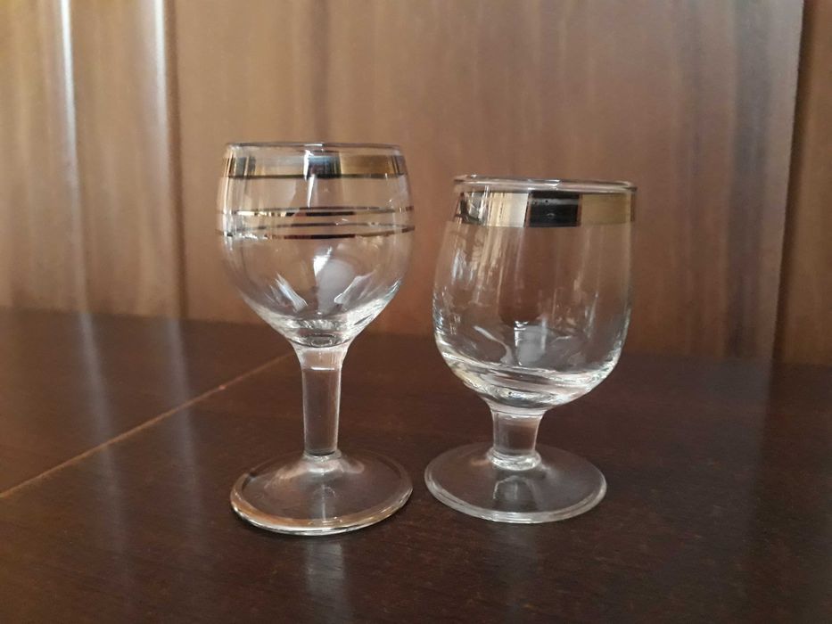 Szklane kieliszki na nóżce 4 szt. o pojemności ok. 35 ml
