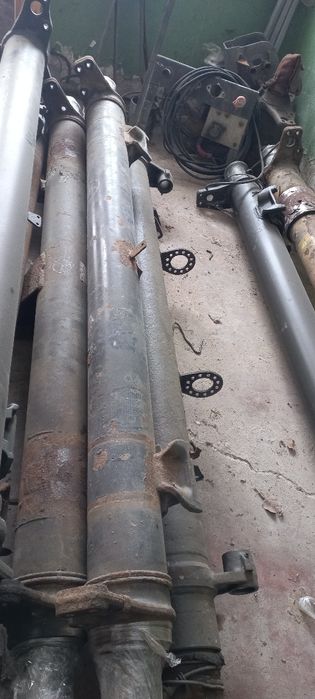 Ося мерседес,супорта,рисора,ступиці,стримянки,амортизаторииця