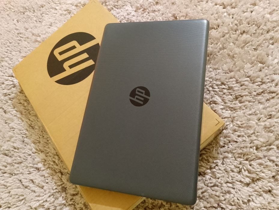 Ноутбук HP 2022 року/SSD диск/15,6дюйми/гарний стан,батарея гарна