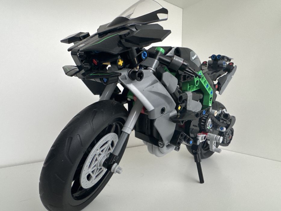 Lego Technic Kawasaki Ninja H2R (Montada + Caixa e Manual)