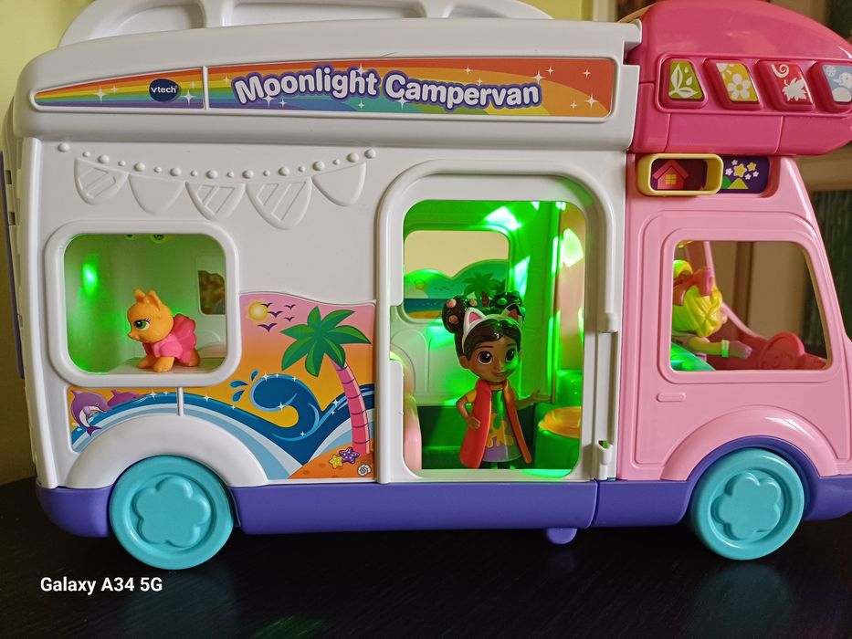 Kamper multimedialny magiczny dla lalek