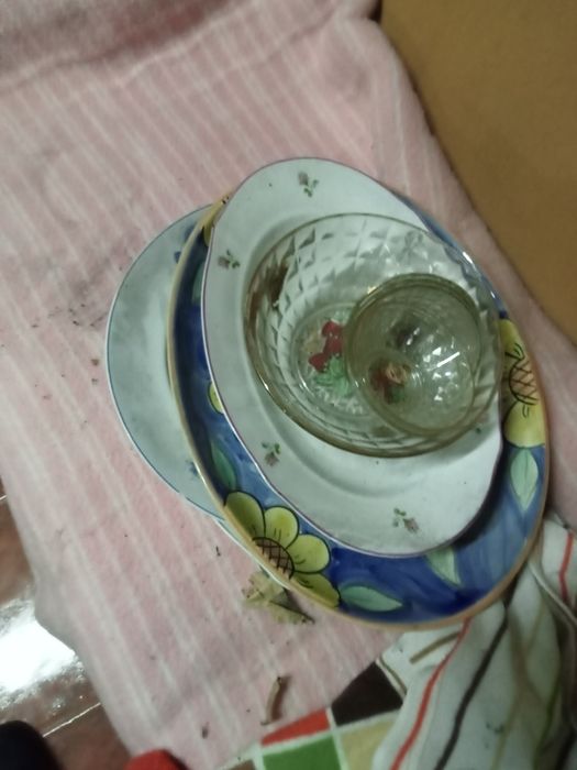 Pratos e travessas,para uso e também decorar.