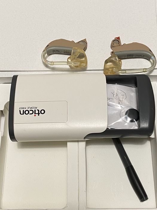 Слуховые аппараты  Oticon