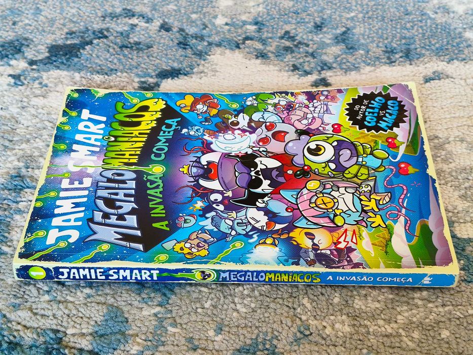 Livro Megalomaníacos - A invasão começa