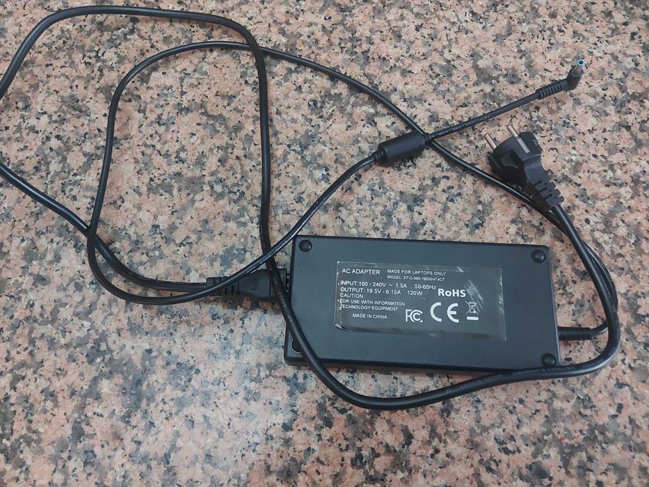 Carregador Portátil. Output 19.5V 6.15A 120W