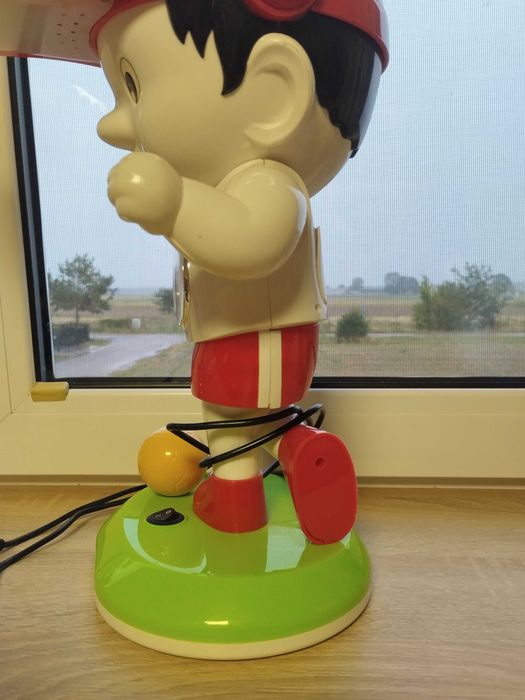 Lampka z zegarem – motyw piłkarz