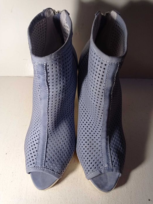 botki skórzane Carinii