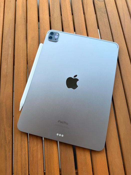 BOGATY ZESTAW Apple iPad Pro 11″ 4. generacji M2 128GB Wi‑Fi Space Gray + Logitech Combo Touch + Smart Folio + szkło 3MK
