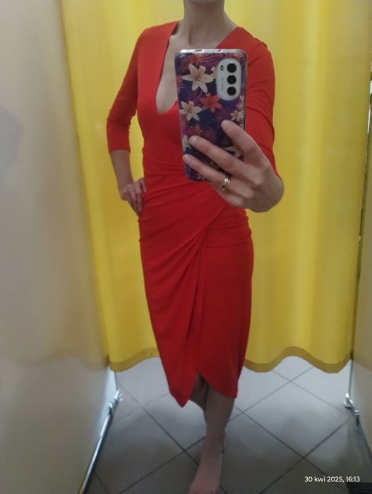 Czerwona elastyczna sukienka