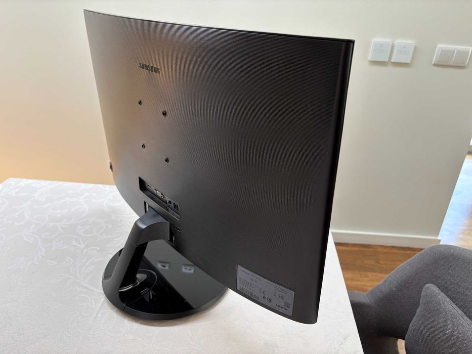 Monitor Samsung LC27F390FHUXEN de 27 polegadas497236369978183682