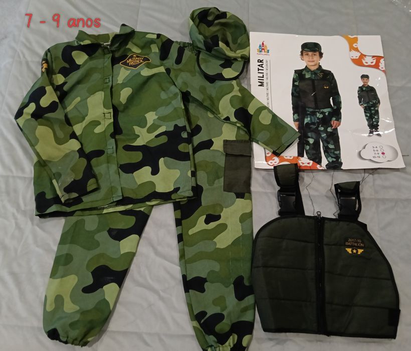 Fato de carnaval militar
