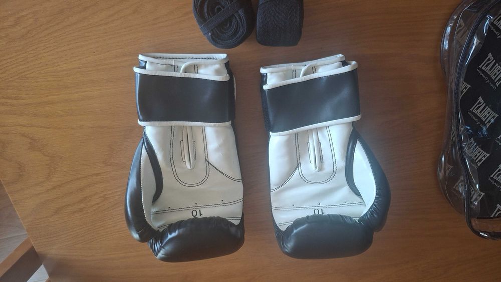 Luvas Boxe / Kickboxe Everlast Competition 10oz + Ligaduras (Como Novas)