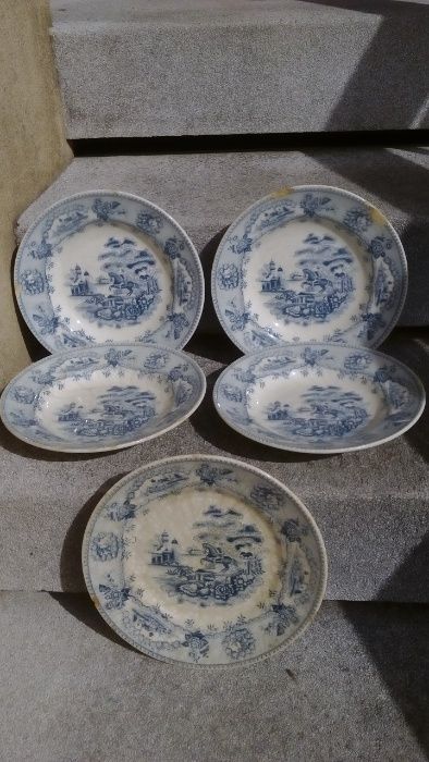 Louça antiga Sacavem e Massarelos em bom estado