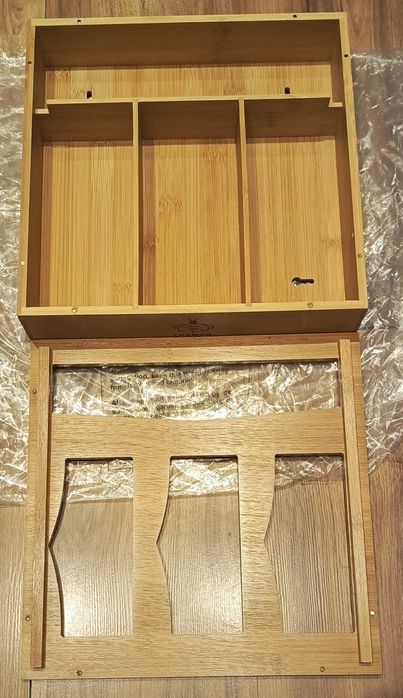 Bambusowy organizer,pojemnik,do przechowywania torebek foliowych.