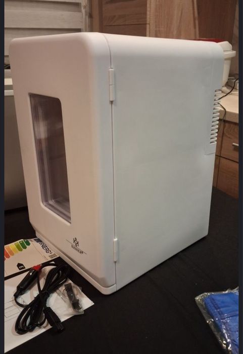 Mini lodowka podrozna 2w1