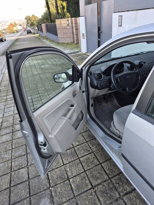 Ford Fiesta Gasolina JH1