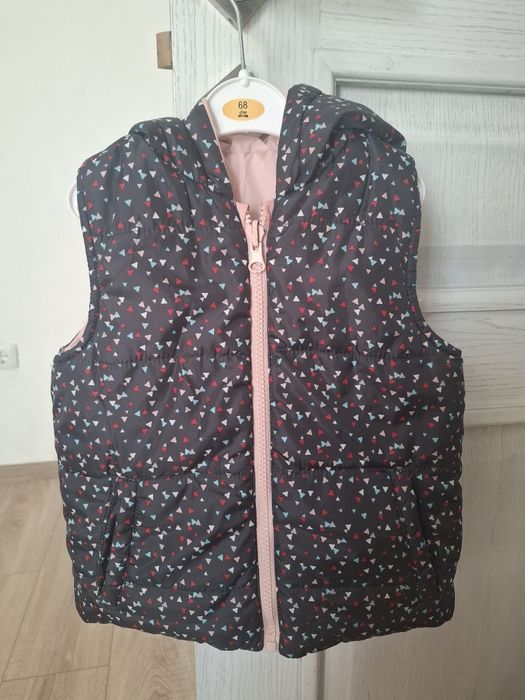 Безрукавка на дівчинку