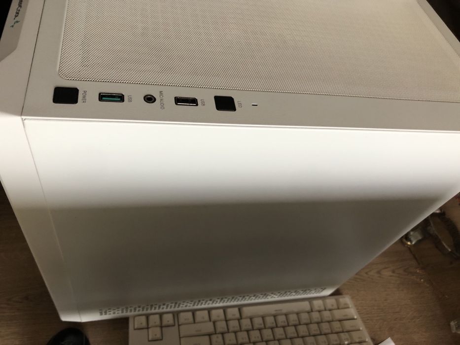 Iгровий комп’ютер новий(повний комплект)