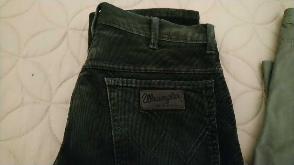 Calças Homem das marcas DOCKERS e WRANGLER (originais)