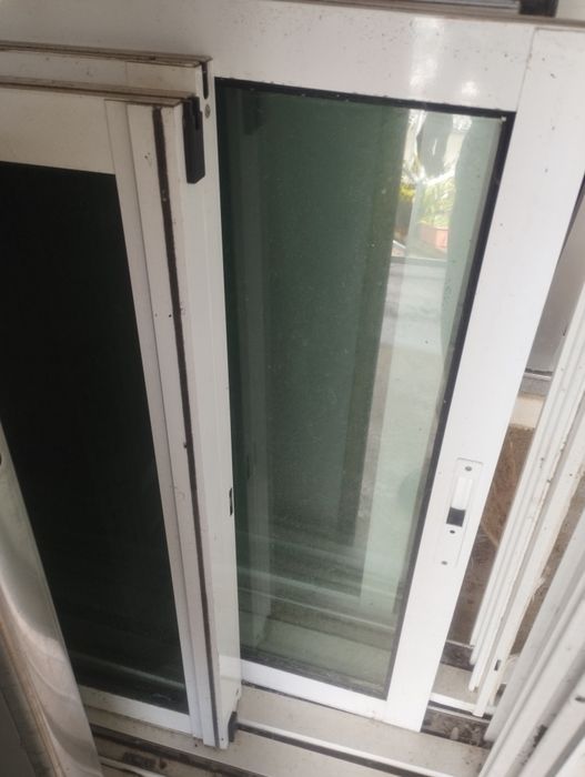 Janelas de alumínio branco