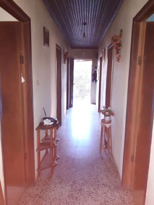 Vende-se Casa com anexos no concelho de Mogadouro.