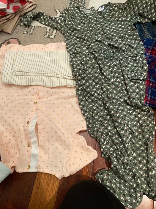 Piekne stroje dla dziewczynki 122cm