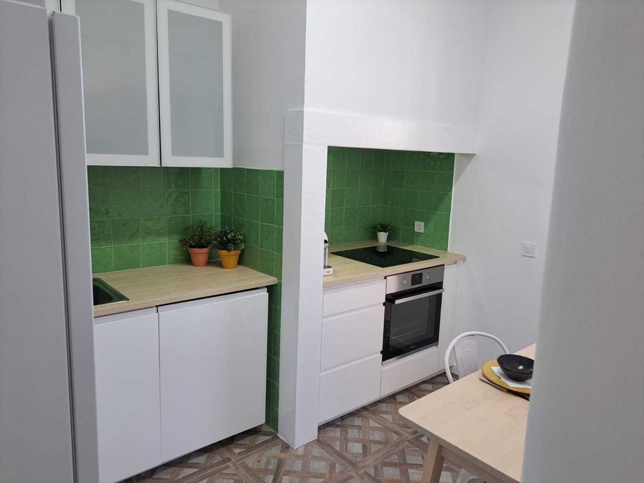 Quarto (com despesas incluídas) junto à Escola Agrária e ao Hospital