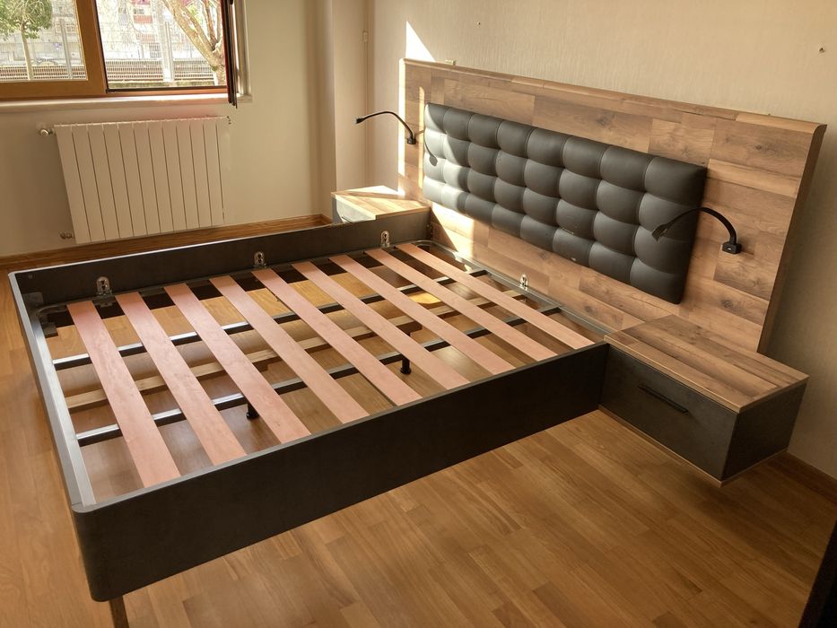 Cama de casal com cabeceira almofada mesas de cabeceira