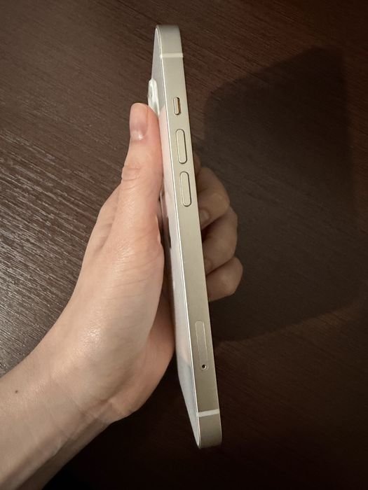 Продам iPhone 13, 128 GB, Starlight