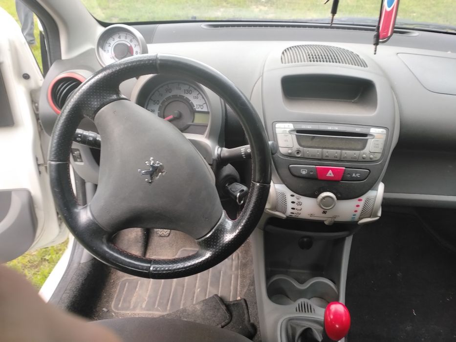 Peugot 107 1.0 2011 r